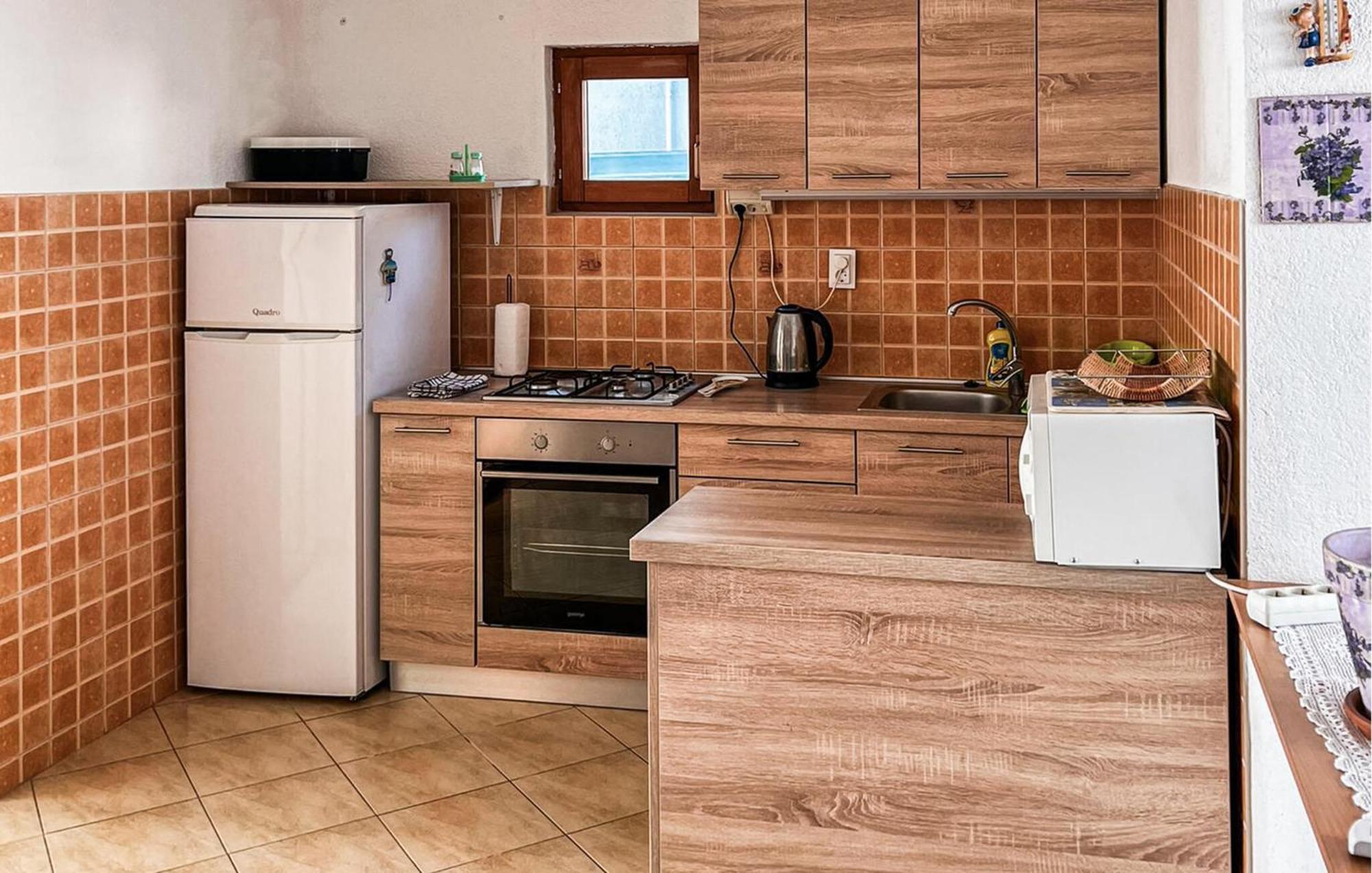 Beautiful Apartment In Vir With Wifi Kültér fotó