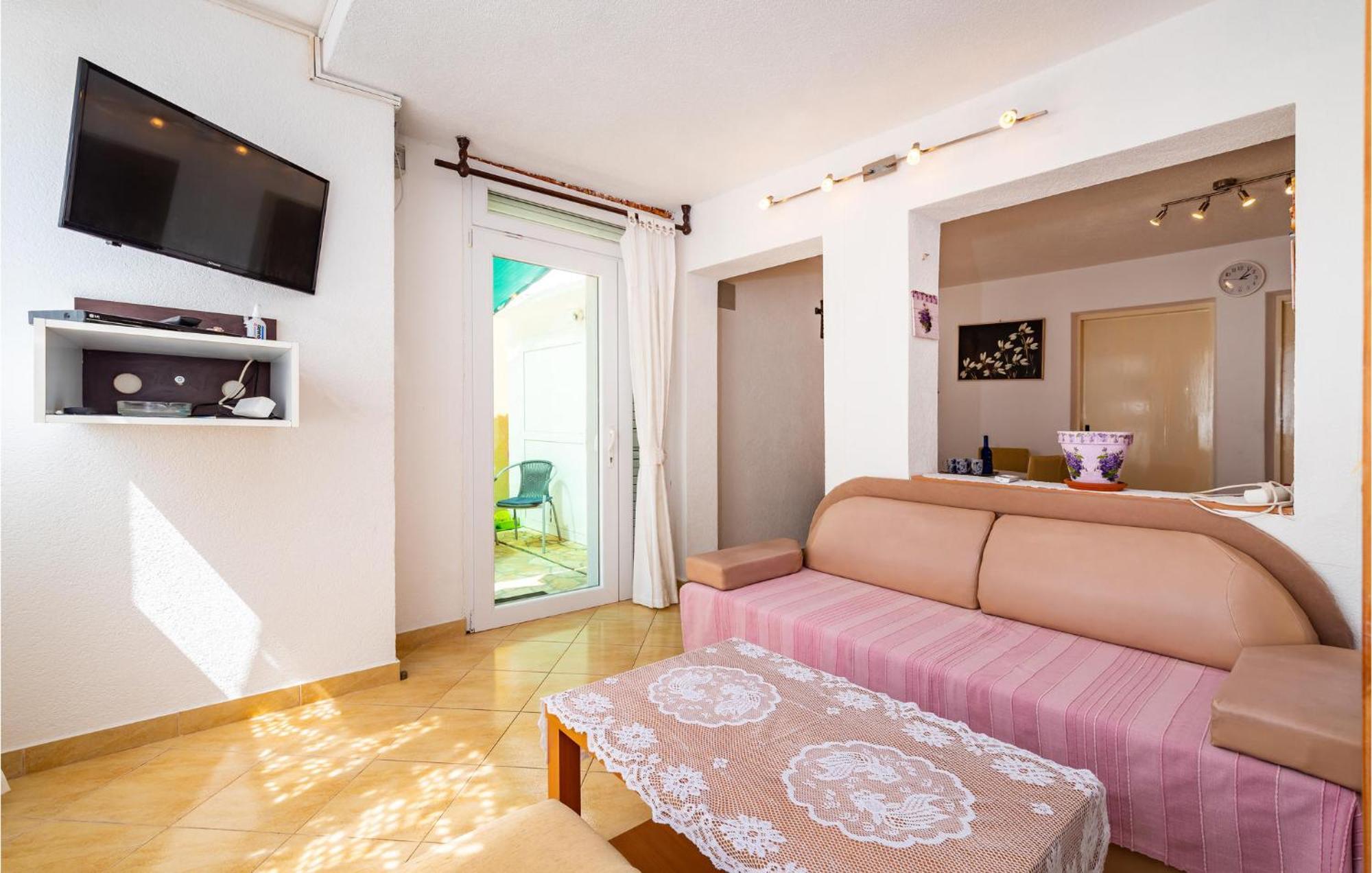 Beautiful Apartment In Vir With Wifi Kültér fotó