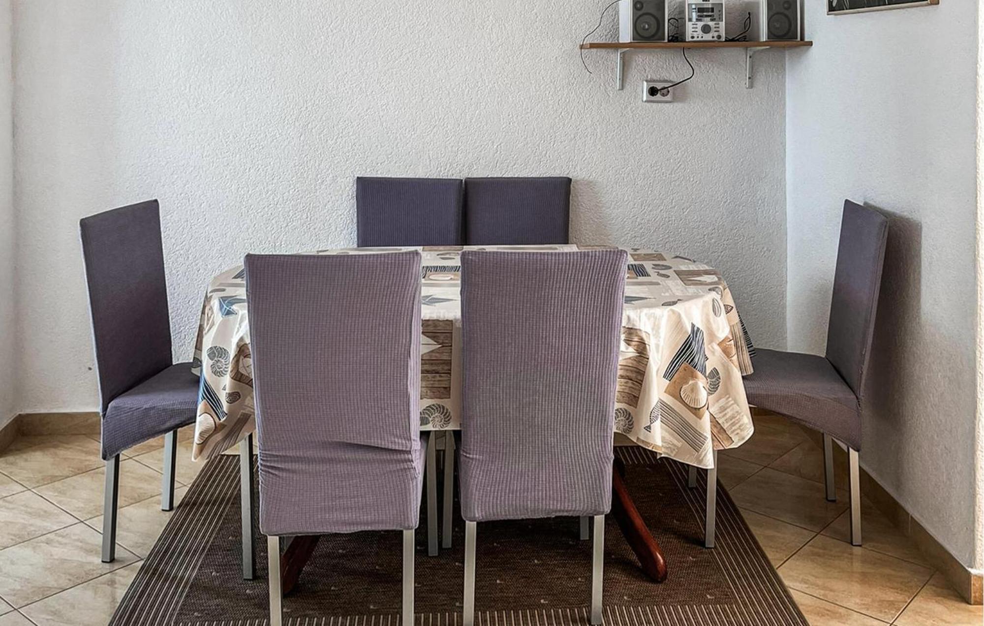 Beautiful Apartment In Vir With Wifi Kültér fotó